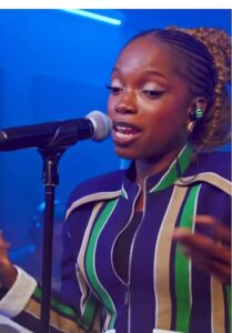 Love Abolade – High Praise Medley (Glitch Gospel)